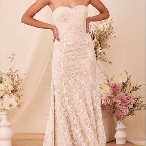 Thriving Romance Beige and White Lace Strapless Maxi Dress